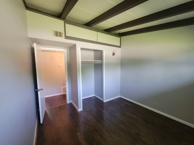Building Photo - 1550 Bluebird Ln