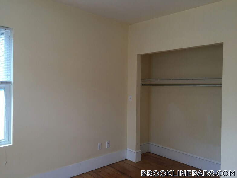 Building Photo - 5 Smythe St