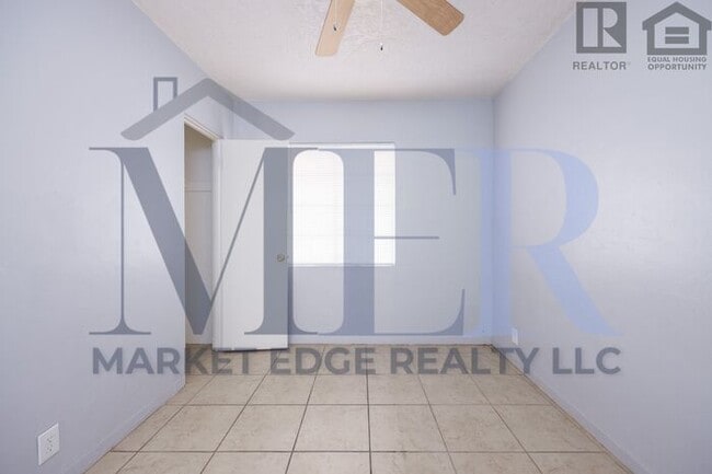 Building Photo - 3Bed/2Bath House at 19th/Camelback! $1599 ...