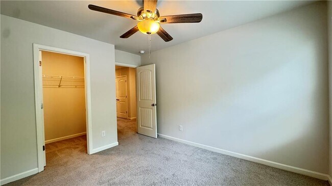 Building Photo - 285 Vista Ln