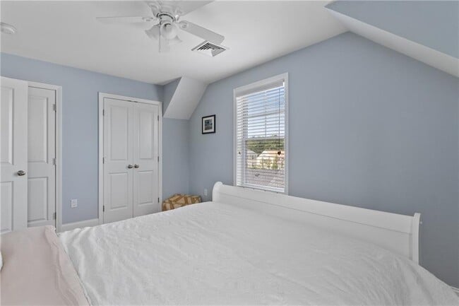 Building Photo - 42 E Bowery St