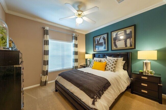 Building Photo - 2840 Shadowbriar Dr