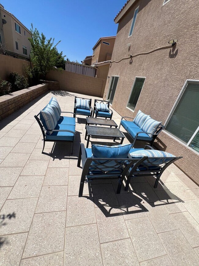 Building Photo - A Fantastic 4 Bedroom Home with the primary Downstairs, in Silverado Ranch