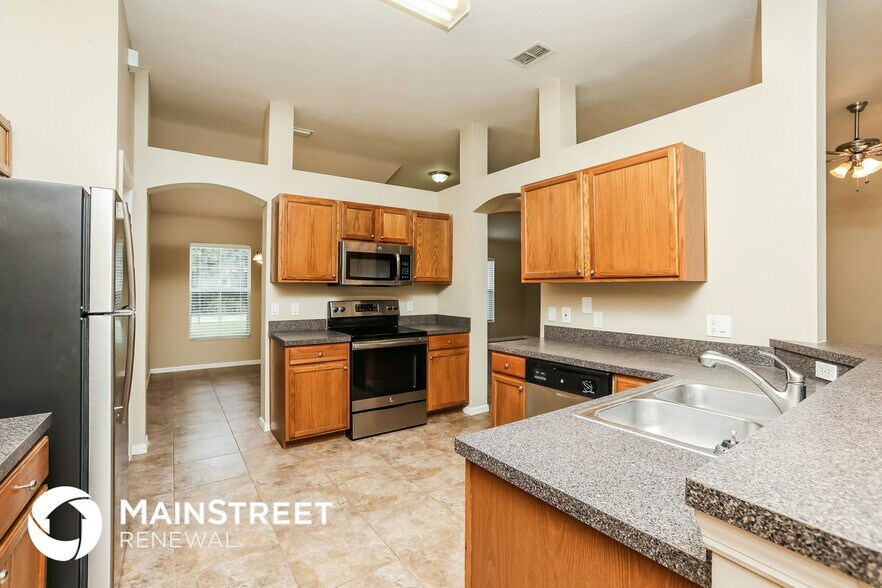 Building Photo - 3131 Branchville Dr