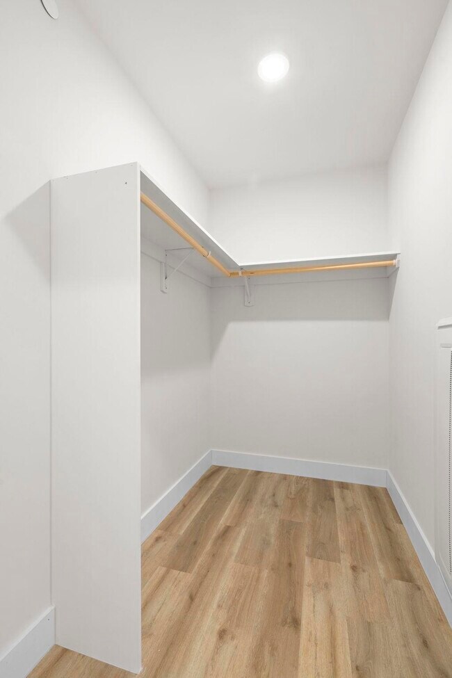 Building Photo - 433 62nd St