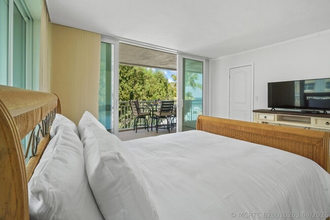 Building Photo - 3546 S Ocean Blvd