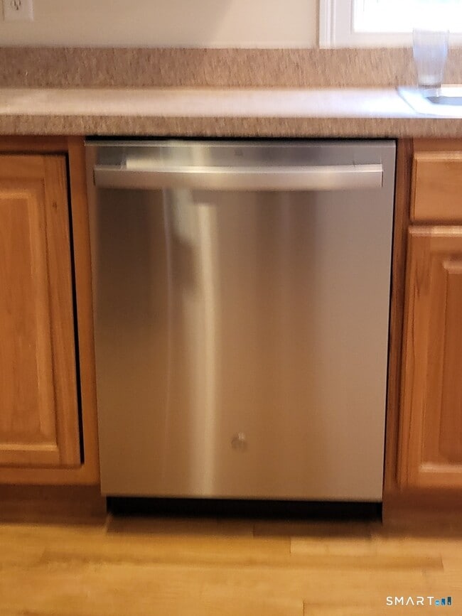 Building Photo - 48 E Kings Hwy