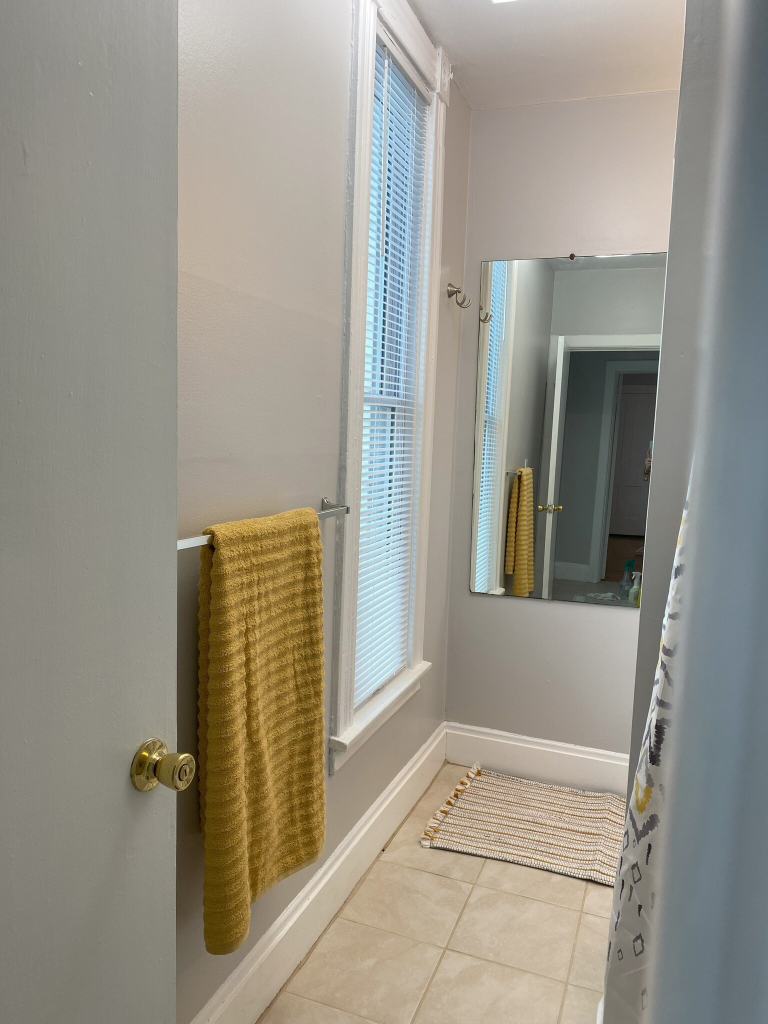 Building Photo - 2730 pleasant Ave S