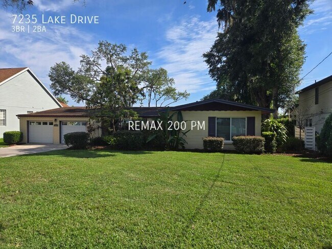 Primary Photo - 7235 Lake Dr