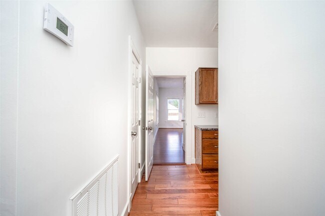 Building Photo - 2601 Rosedale St
