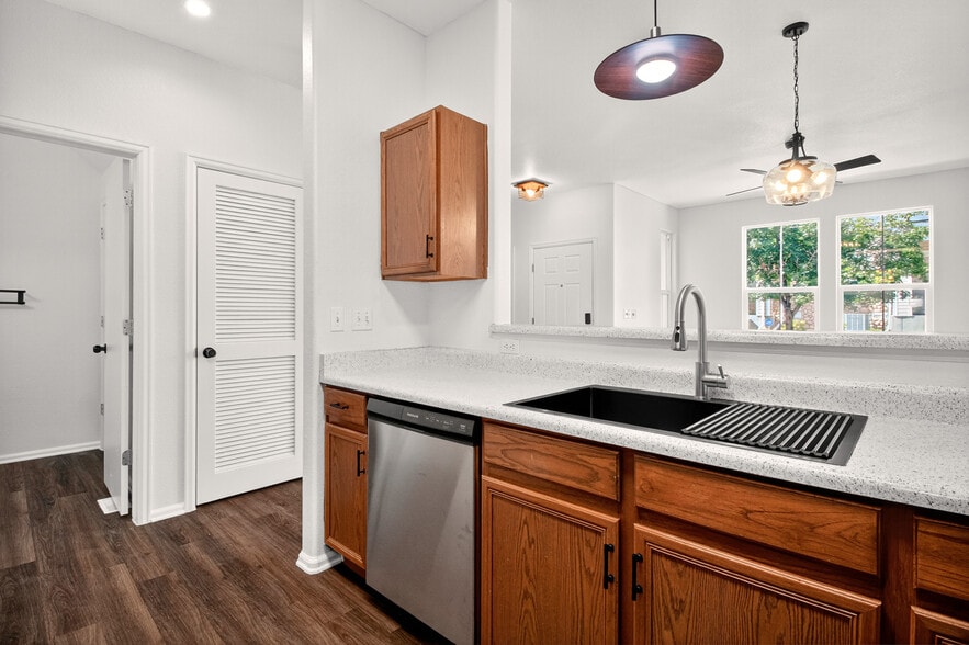 Building Photo - 5950 Tympany Pt