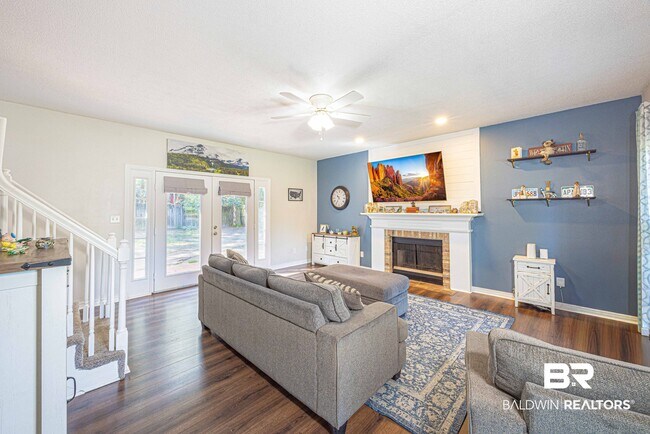 Building Photo - 118 Donna Cir