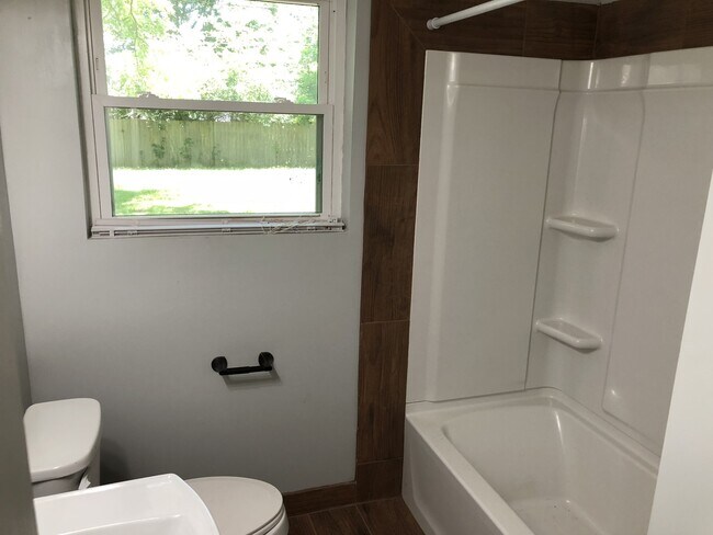 Building Photo - 157 Mackey Dr