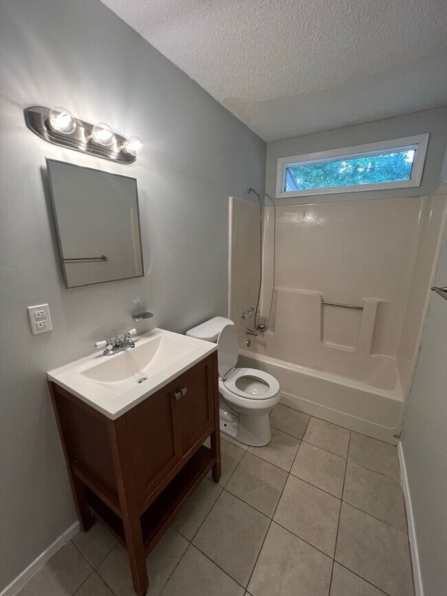 Building Photo - Just Plain Good Living!