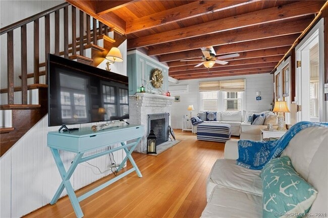 Building Photo - 36 White Sand Beach Rd