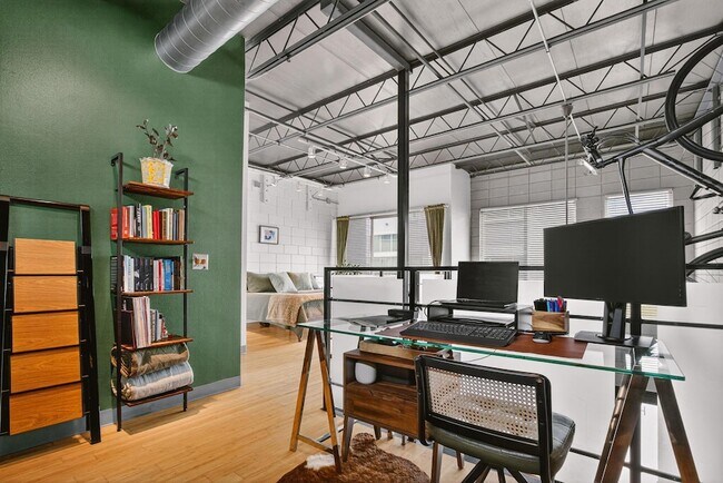 Building Photo - 4801 S Congress Ave