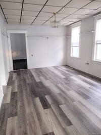 Building Photo - 15 Hoffman Ave