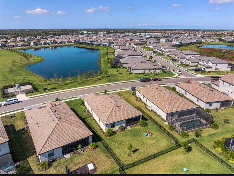 Building Photo - 15246 Serene Shores Loop