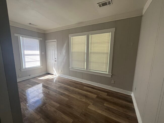 Building Photo - 1812 S Martin St