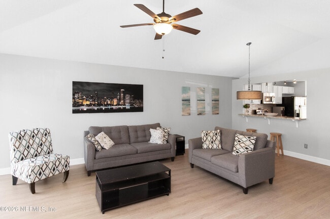 Building Photo - 1720 Wildwood Creek Ln