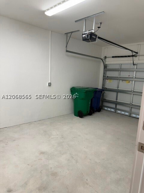 Building Photo - 1571 NW 94th Ave