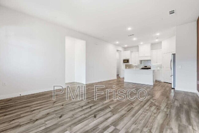 Building Photo - 1044 3rd St