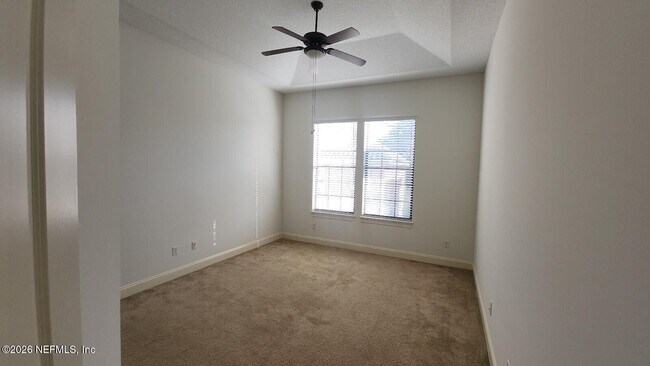 Building Photo - 654 S Loop Pkwy