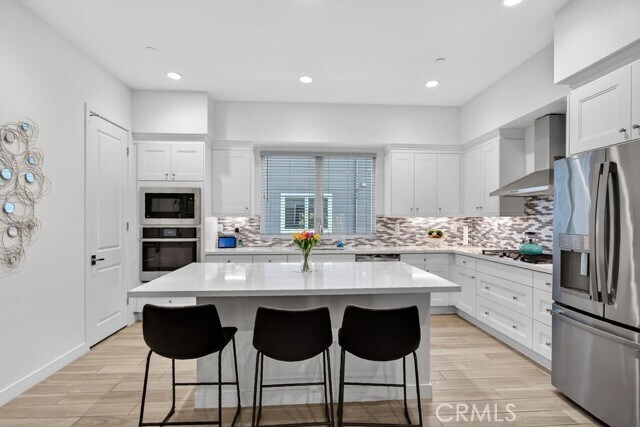 Building Photo - 985 Doheny Way