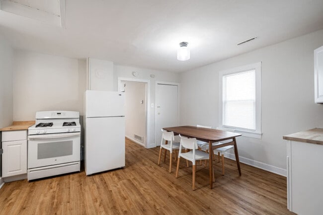 Building Photo - 1529 N Jefferson St