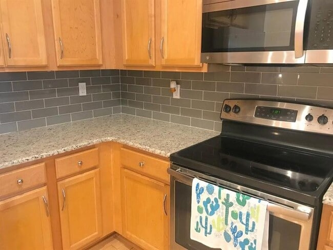 Building Photo - 375 North Highland Avenue Northeast