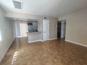 Building Photo - 3335