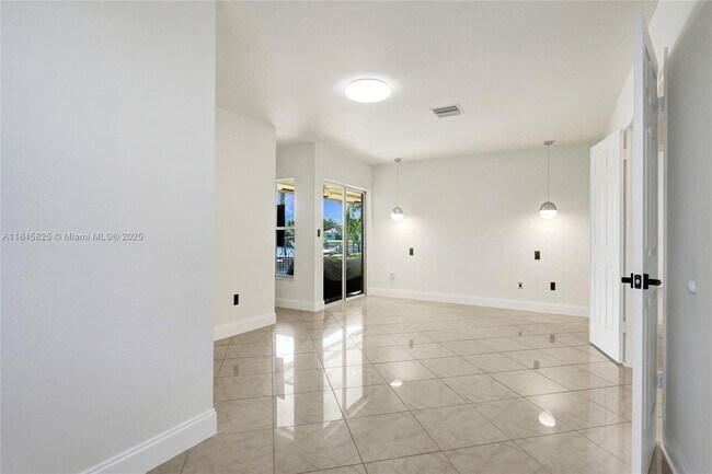 Building Photo - 5421 Hawkes Bluff Ave