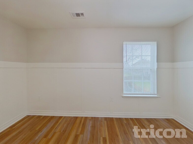 Building Photo - 2918 Tall Oaks Dr