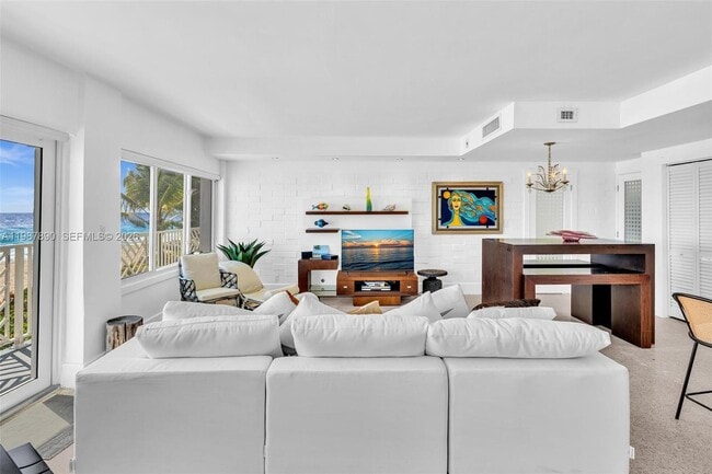 Building Photo - 4144 El Mar Dr