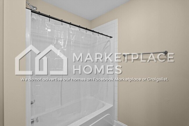 Building Photo - 712 Chatsworth Wy