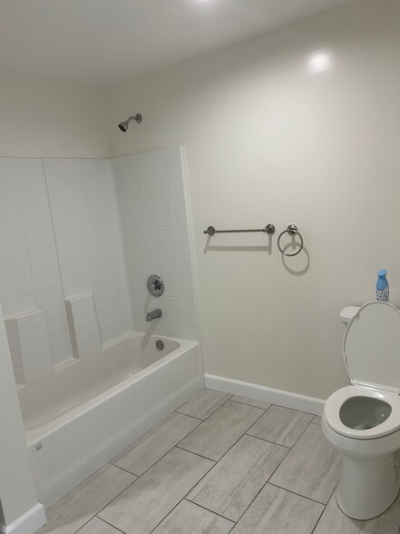 Building Photo - 12147 Magnolia Blvd