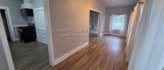 Building Photo - 126 Leland St