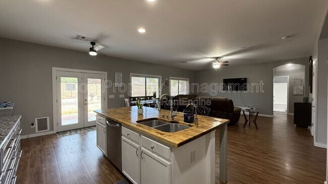 Building Photo - 3552 N Excalibur Pl