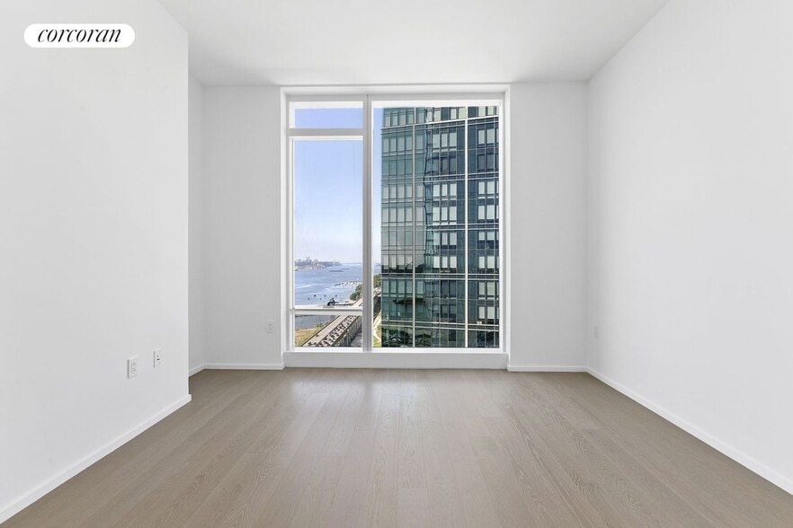 Building Photo - 30 Riverside Blvd