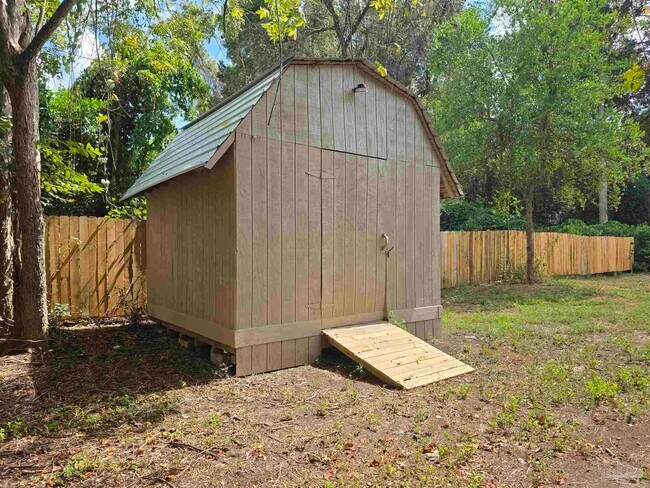 Building Photo - 8906 Figland Ave