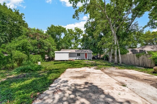 Building Photo - 1089 Conklin St
