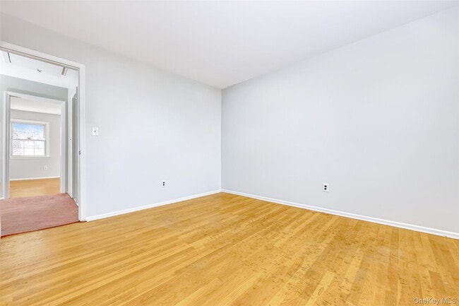 Building Photo - 23 Gladys Dr