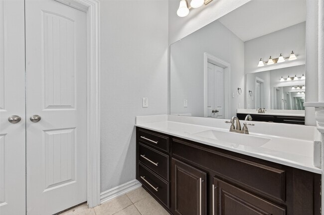 Building Photo - 16114 Sydneyann Dr