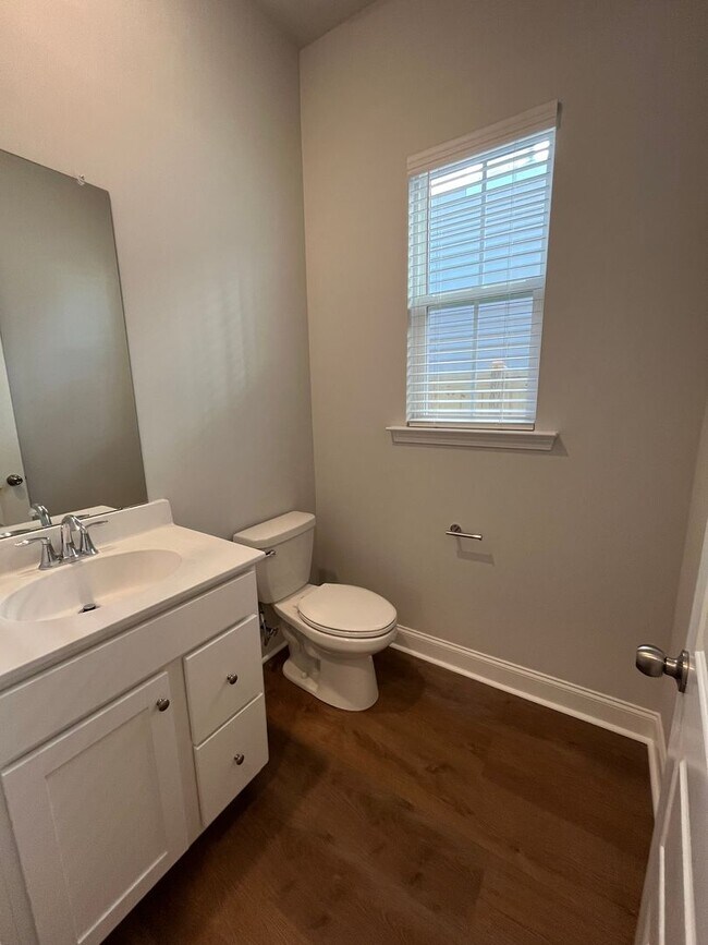 Building Photo - Stunning 4 Bedroom 4.5 Bath Home In Summer's Corner~