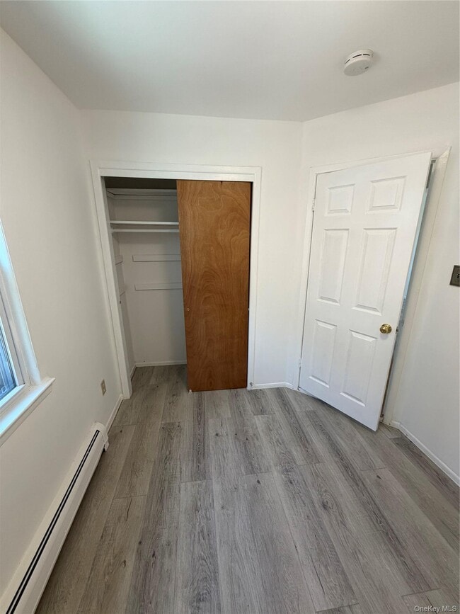 Building Photo - 2735 Cropsey Ave