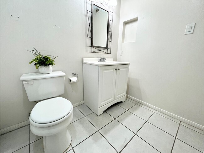 Building Photo - 2300 Old Spanish Trl