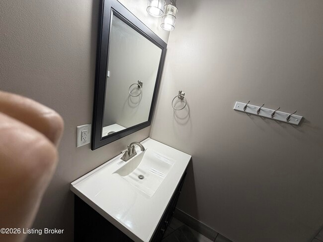 Building Photo - 176 Jeffie Ln