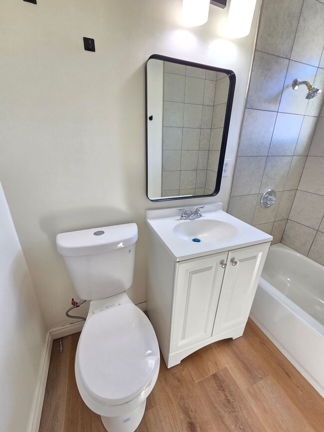 Building Photo - Charming 1-Bedroom, 1-Bathroom Detached Unit – Fully Remodeled!