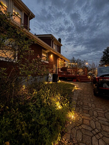 Building Photo - 1429 Dana Ave