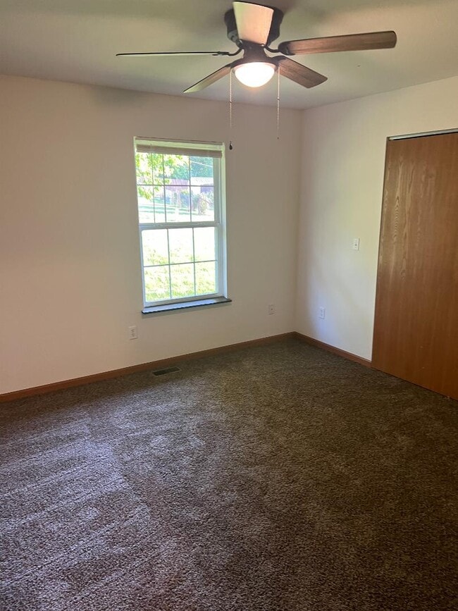 Building Photo - 100 Aldergate St